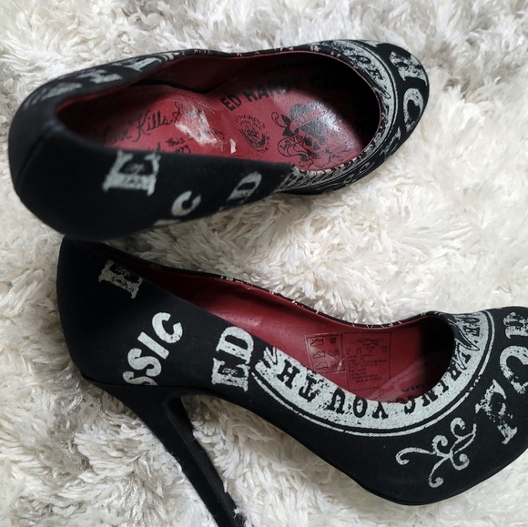 Ed Hardy Vintage Ink Love Kills Slowly Black Canvas Pump Stiletto Heel Size 6 - Picture 5 of 8